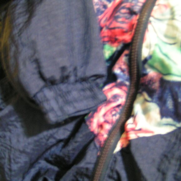 NAVY FLORAL LIGHTWEIGHT JACKET LG. - Picture 4 of 4